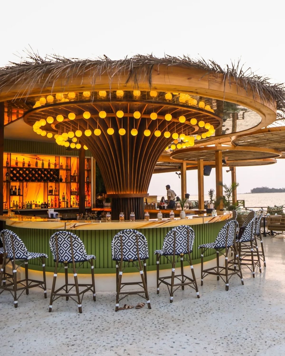 Bar Outdoor Design 1